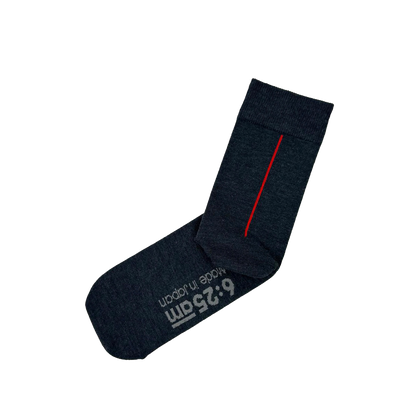 6:25am Red Line Sock 〈チャコールブラック〉
